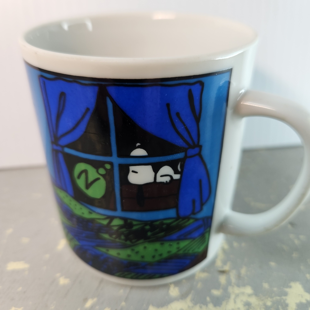 Peanuts United Feature Syndicate Snoopy Charlie Brown Sleeping Cup Mug Vintage